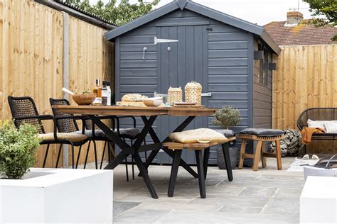paint a garden shed 2