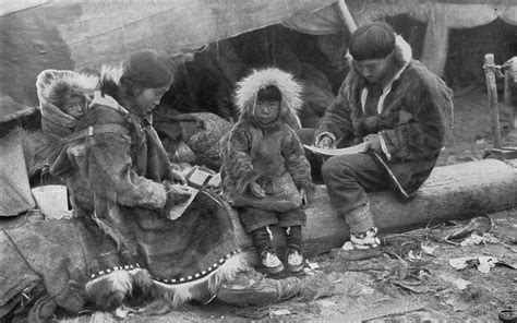 Greenland Inuit Family, National Geographic Magazine, 1917 [2407 × 1506 ...