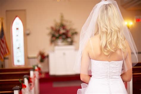 Rude Bride Turning Down Stepdads Offer To Walk Her Down The Aisle