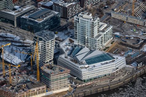 Hamburg aus der Vogelperspektive Hochhaus Gebäude Marco Polo Tower in