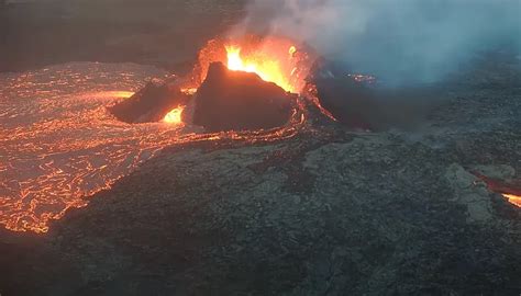 Vídeo registra nascimento de novo vulcão na Islândia