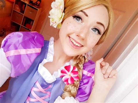 Pin By Stardust On Tangled Rapunzel Cosplay Rapunzel Cosplay