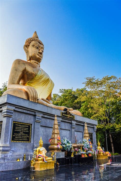 Fotos Gratis Religioso Turismo Monumento Oro Buda Chiang Mai