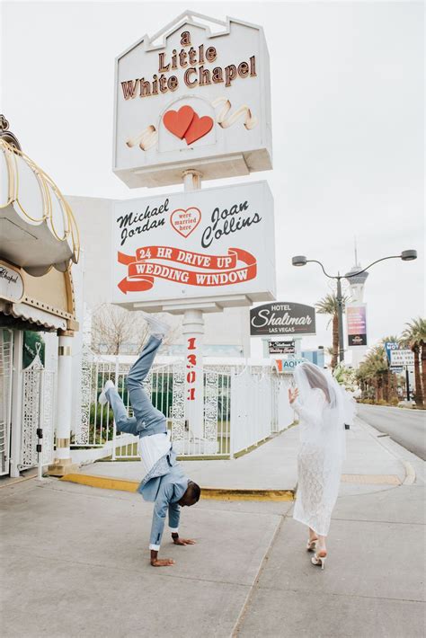 A classic Little White Chapel elopement - Diana Jean Photography