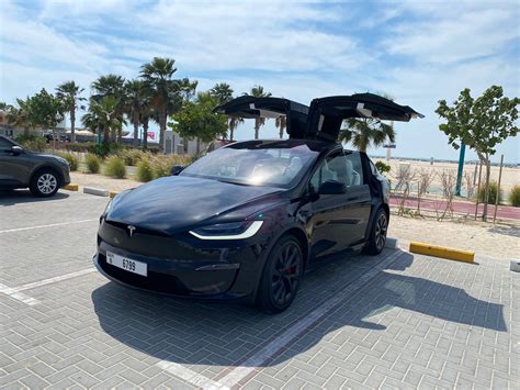 Tesla Model X Plaid 2023 10