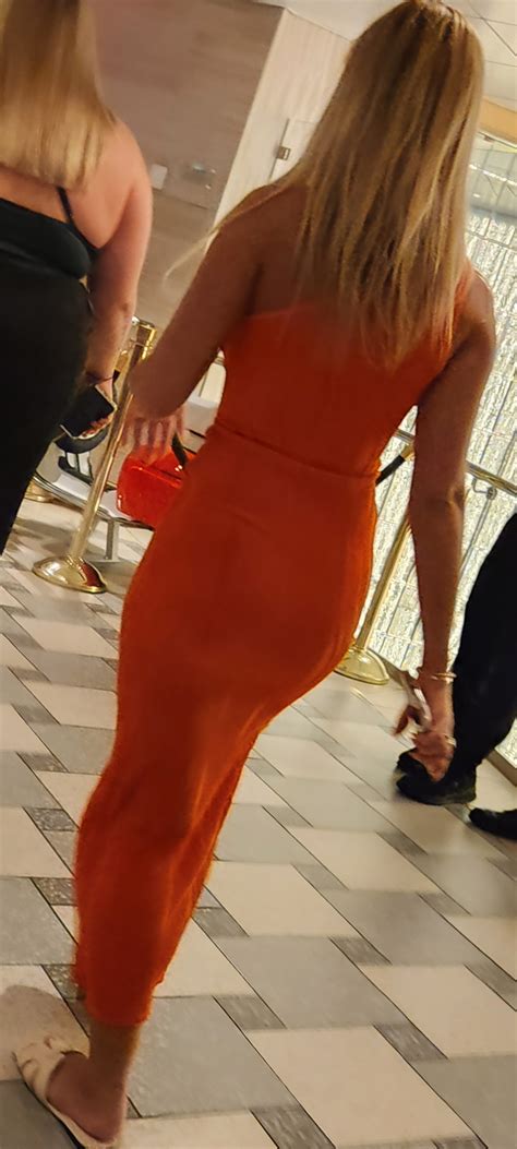 Woman In Dresses And Skirts Milf Forum