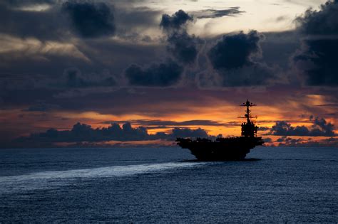 The aircraft carrier USS George Washington (CVN 73) underway September ...