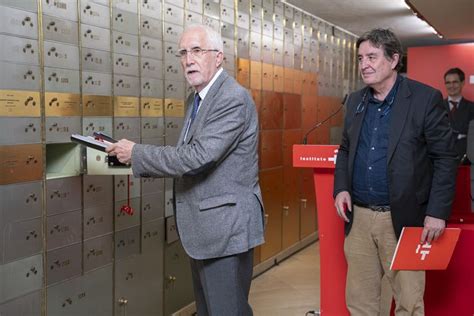 El escritor Luis Mateo Díez depositó legado en la Caja de las Letras