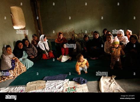 Afghan Village Women High Resolution Stock Photography and Images - Alamy