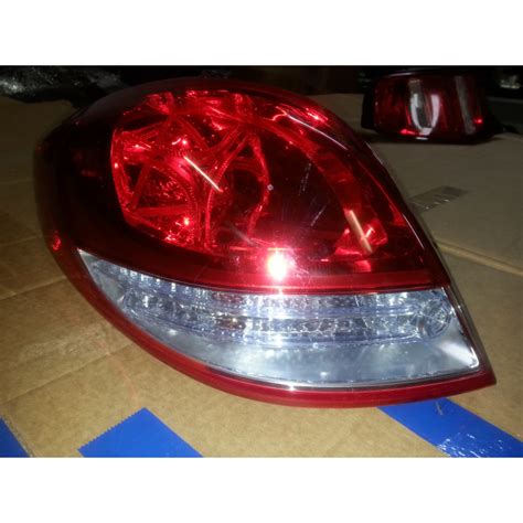 HYUNDAI VELOSTER LEFT TAIL LIGHT 2012 2013 92401 2V010