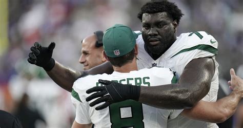 Mekhi Becton S Mom Thanked Aaron Rodgers For Defending Jets Ot Amid