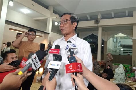 Dikabarkan Unggul Di Exit Poll Luar Negeri Mahfud Md Saya Tunggu