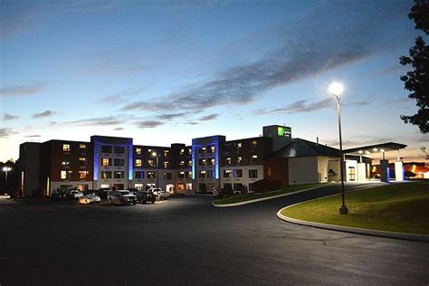 HOLIDAY INN EXPRESS & SUITES WATERVILLE - NORTH, AN IHG HOTEL - Prices & Reviews (Maine)