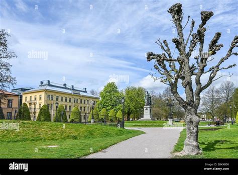 Carl Johans Parque Con La Estatua Del Rey Karl Johan Xiv Durante