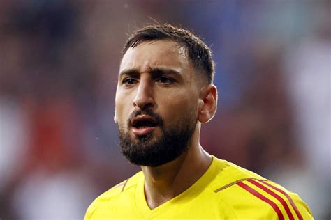 Donnarumma Via Dal Psg L Agente Raiola Rompe Il Silenzio Tvplay It