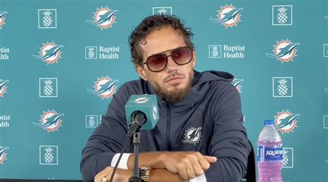 Miami Dolphins Coach Mike Mcdaniel’s New Look Is Talk Of The Internet Miami New Times