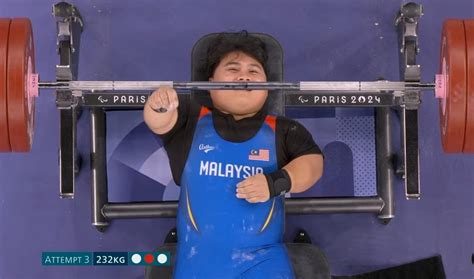 Bonnie smashes world record to win gold in Paris