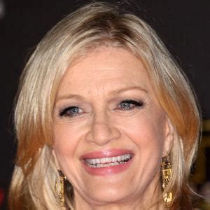 Diane Sawyer - Age, Family, Bio | Famous Birthdays