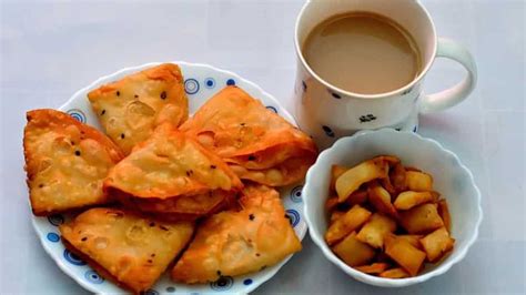 International Tea Day 2024: 7 Snacks That Pair Perfectly With Bengali ...