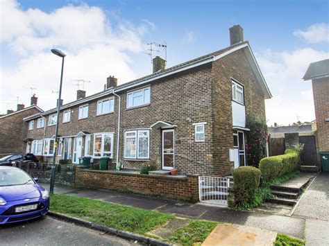 3 Bed End Terrace House For Sale In Winchester Road Crawley West