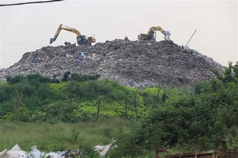 Buang Sampah Ke TPA Cilowong Sampai April