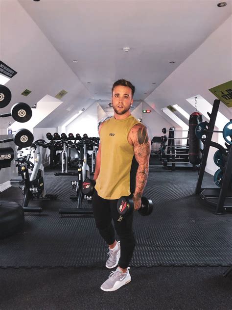 Hot Celeb Guys On Twitter Take Off The Top