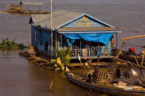 Philippe Body Photographies VILLAGE FLOTTANT SUR LE TONLE SAP