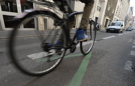 Côtes dArmor Une voiture percute par larrière un peloton de jeunes