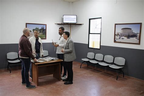 Hinojosa Del Duque Presenta La Nueva Sala De Espera De Su Parada De