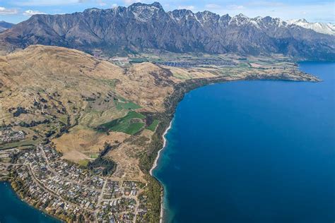 How to Plan the MOST Romantic Queenstown Honeymoon (2025 Guide!)