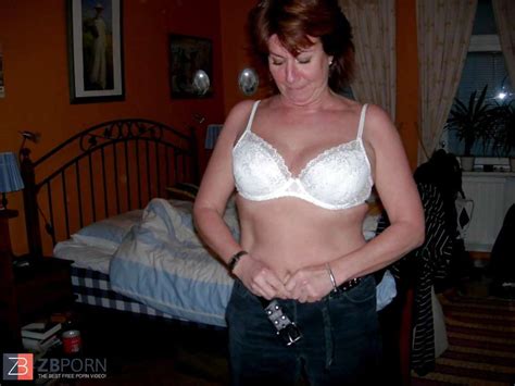 Crazy Housewives Home Alone ZB Porn