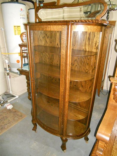 Oak Curio Cabinet With Mirror 627 Marks Antique Furniture