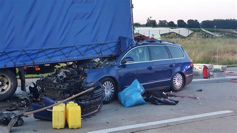 Brandenburg T Dlicher Unfall Auf A Polizei Zeigt Gaffer An