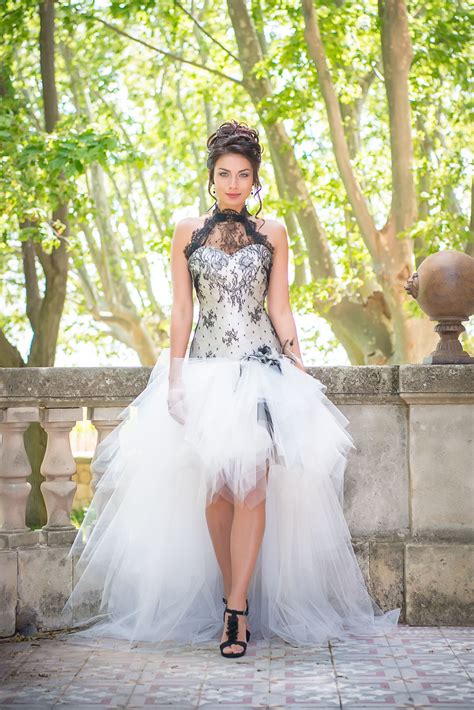 modèle DESIR collection mariées de Provence 2018 robe de mariée courte