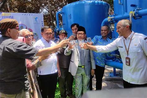 Percepatan Kemandirian Air Minum Wali Kota Malang Resmikan Tower Tugu