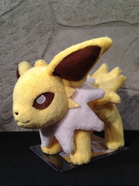 Eevee-Plushies - Nerdinsweden's Pokémon Collection