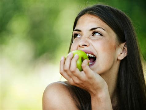 Beneficios De La Manzana Verde En La Piel Actitudfem