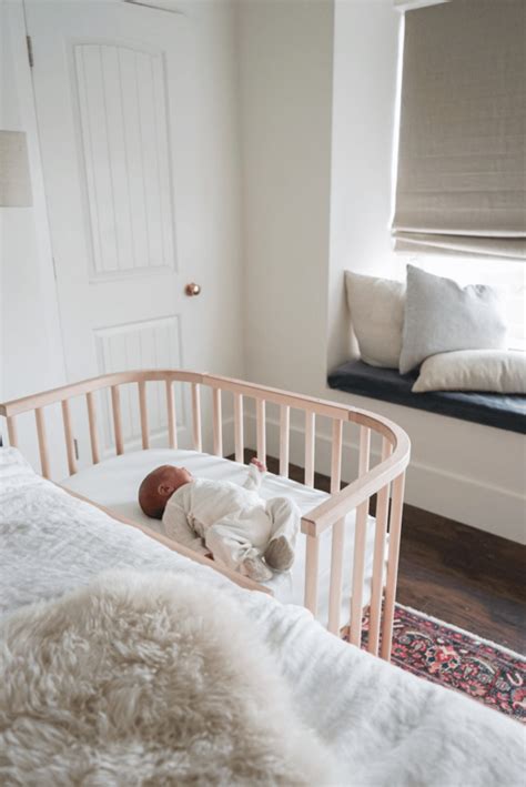 How To Co Sleep With An Infant Safely Using A Bedside Sleeper Babybay