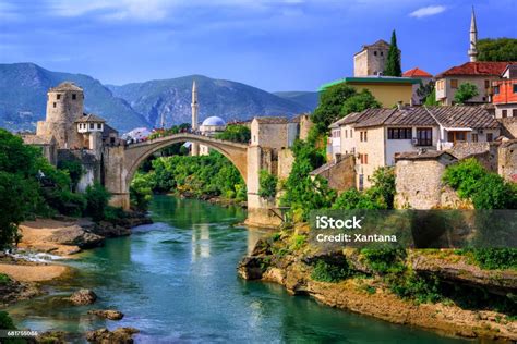 Foto De Ponte Velha Stari Most Em Mostar Bósnia E Herzegovina E Mais