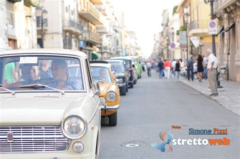 Reggio Corteo Di Auto Storiche In Centro Foto