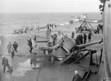 Asisbiz Fleet Air Arm Corsair Coded K Landing Mishap Aboard HMS