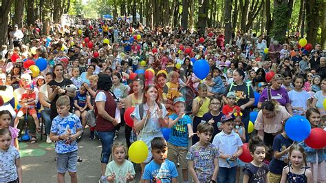 Ziua Copilului sărbătorită în Parcul Expoziției din Copou Festivitate