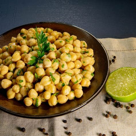 RECEITA Salada de Grão de Bico Grupo PQ Alimentos