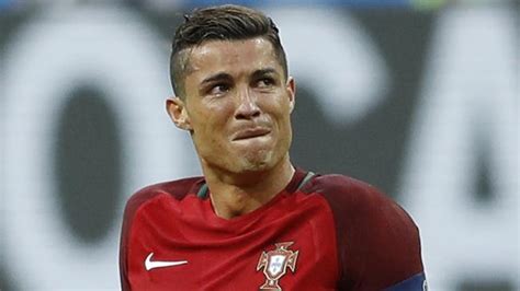 Cristiano Ronaldo injury: Euro 2016 final, Portugal v France, Pogba