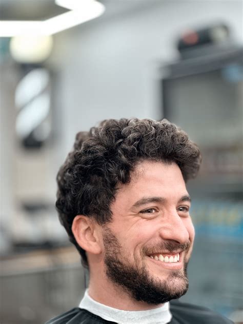 Hair style flow trends are changing how modern men visit barbers 5