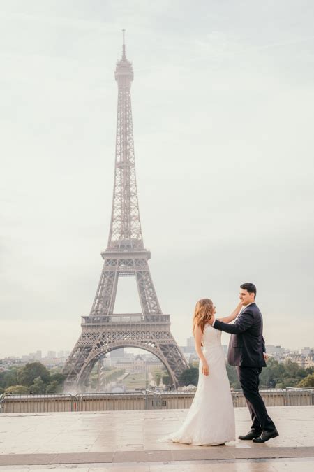 Eiffel Tower Wedding Photoshoot Paris The Parisian Photographers