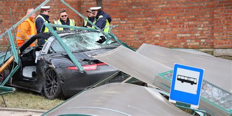 Łódź miał porsche od pięciu dni Wjechał nim w przystanek Nowe wideo