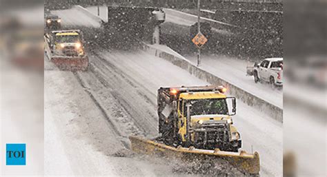 Tormenta Invernal Llena De Nieve Y Lluvia Helada Se Desplaza Por Ee Uu