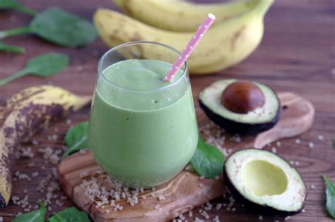 Avocado Banana Smoothie – Mind Over Munch