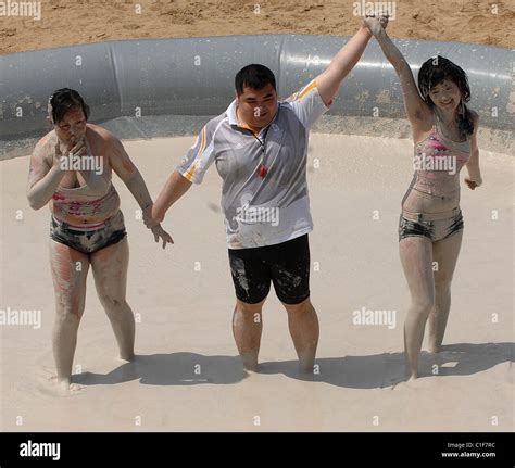 World Mud Wrestling Championships Two Filthy Banque De Photographies Et D’images à Haute